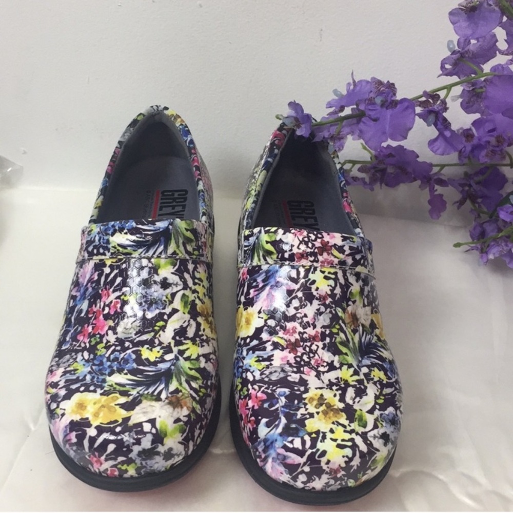 Greys Anatomy Nursing Shoes - Size 8